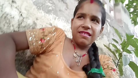 Devar Bhabhi - Bhabhi Ko Nahi Mila Land To Bhabhi Ne Finger Se Nikala Pani