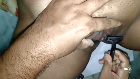 Bhabhi Ne Apne Chut Ko Clean Save Karaya