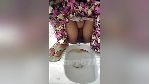 Desi Girl Pissing And Showing Her Ass And Boobs In Bathroom Giving Handjob Masturbation Nude