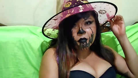 He Faceless Man Visits The Witch On Halloween, Interviews Her And Seduces Her To Have Sex With Hot Milf