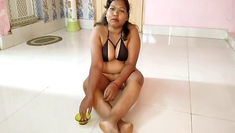 Indian Housewife Sexy Show 30