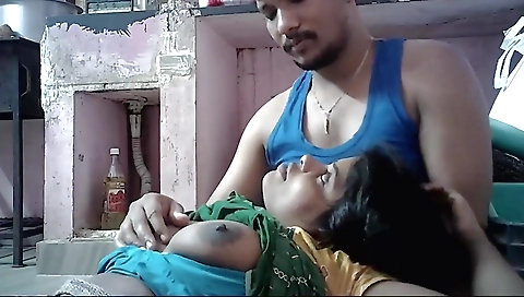 Indian House Wife Big Boobs Pressing