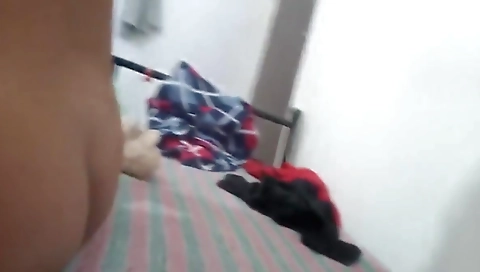 Ladki Akeli Hai Ghar Par Boyfriend Ki Yaad Me
