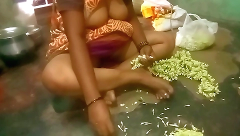 Desi Aunty Flower Sex In Home