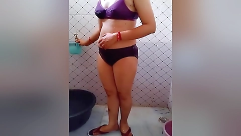 Hot Bhabhi Bathing In Panty Showing Her Ass