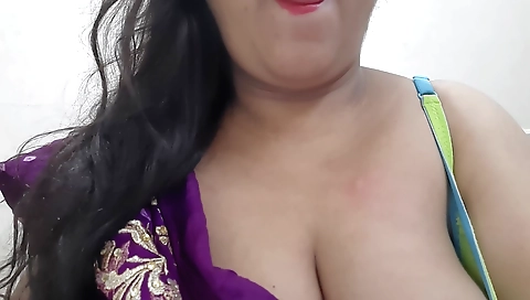 Desi Indian Honry Girl Does Seducing Saree Stripping For Her Boyfriend On Webcam 2